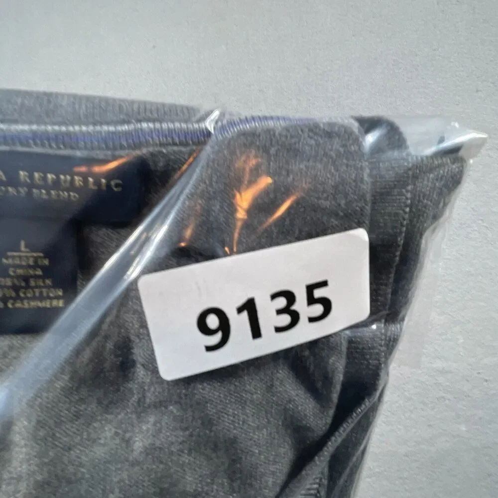 Banana Republic‎ Sweater Men's L Luxury Blend Cashmere Silk Long Sleeve V Neck